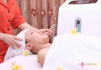 Tư vấn giúp em cách chăm sóc da nhờn có nhiều mụn đầu đen tốt nhất